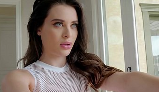 Жесткий трах с чужой мамкой на кухне: горячий секс и стоны!